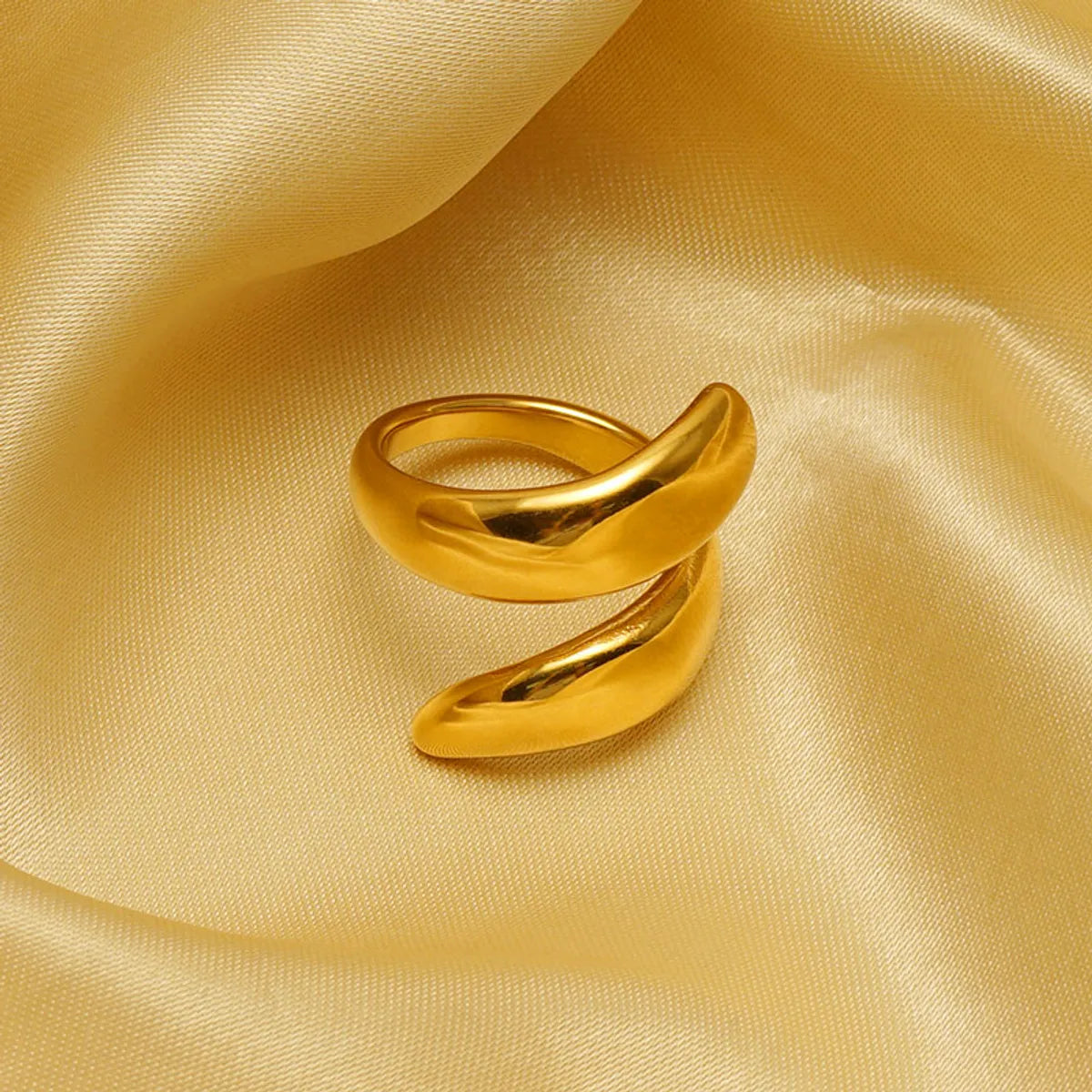 Simple women's rings for minimalist style-Retro Simple Style Solid Color Stainless Steel Plating 18k Gold Plated Rings