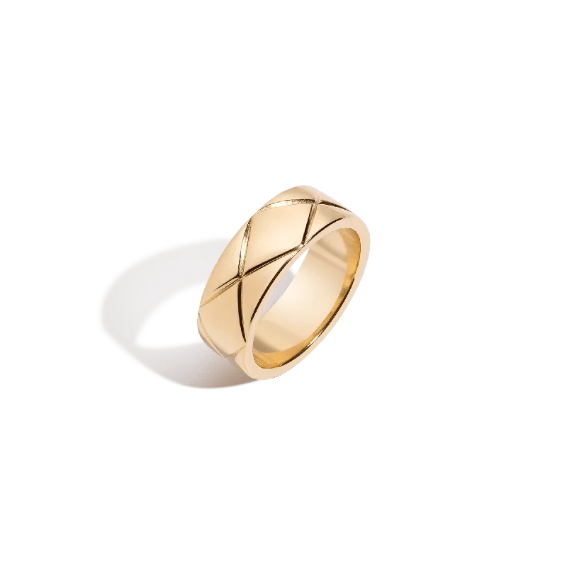 Women's rings with pearl accents-Quilted Gold Ring