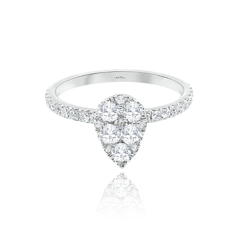 Beautiful women's rings for a classic touch-Pear shape Style Halo set Classic Diamonds Ring