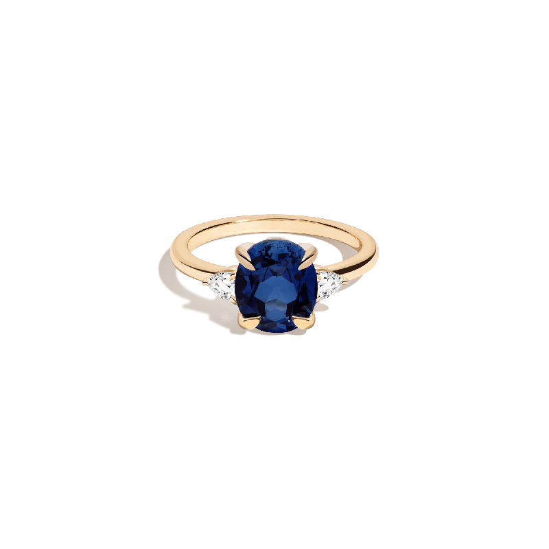 Stylish women's rings for formal events-Oval Gemstone Cocktail Ring